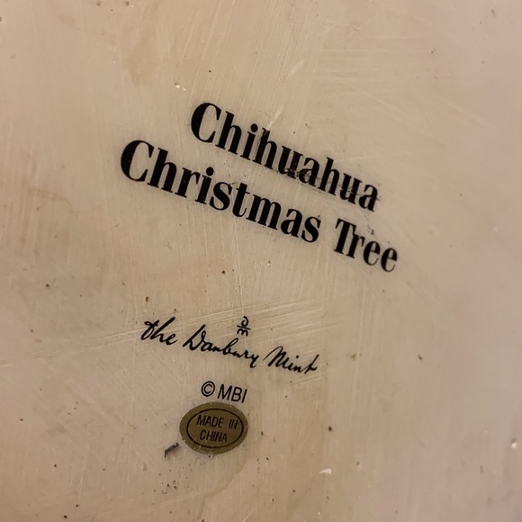 Danbury Mint Holiday Danbury Mint Lighted Chihuahua Dog Family 4